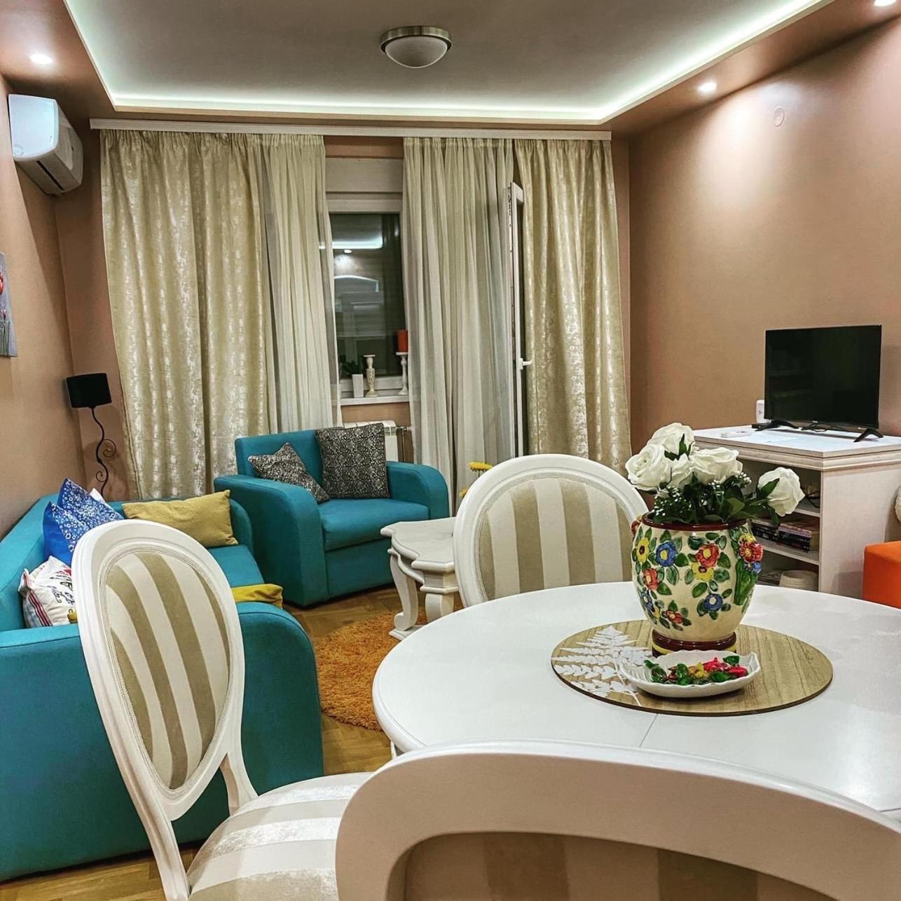 Apartman Diana Sremska Mitrovica Exterior foto